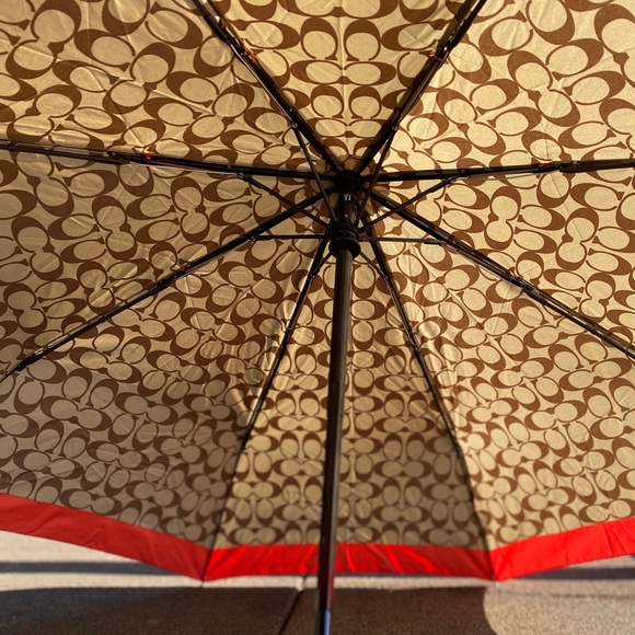 Coach Umbrella, new wo tags - Picture 3 of 4